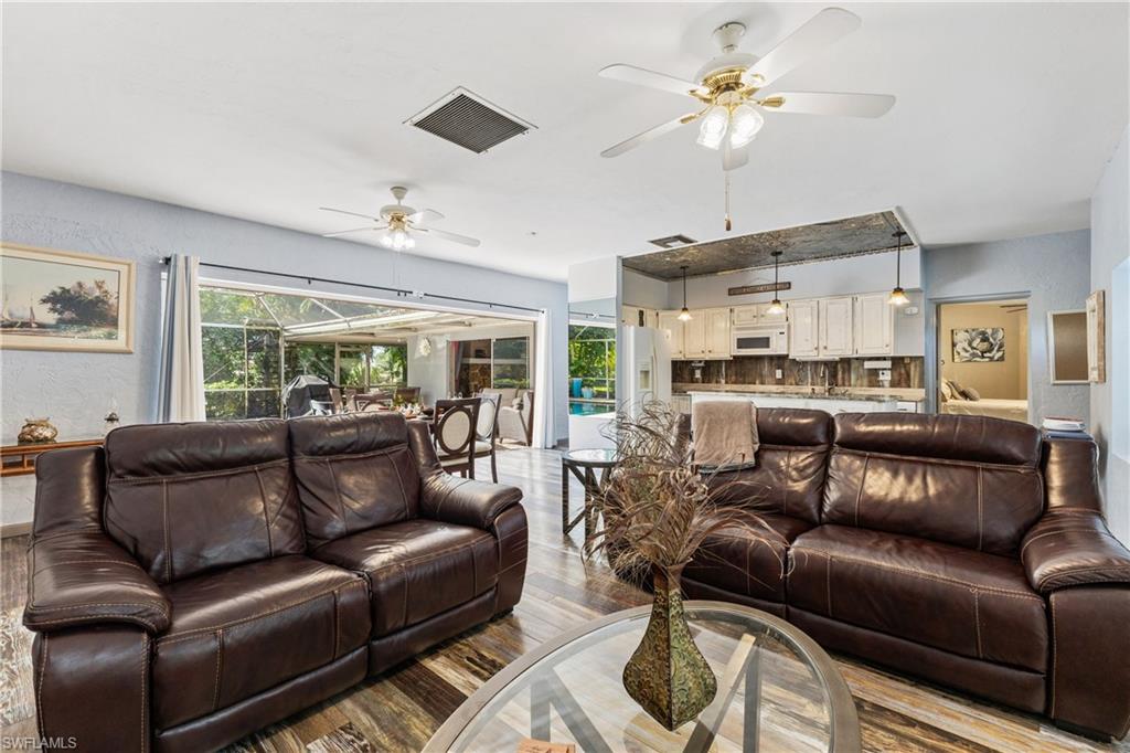 SAN CARLOS PARK - Residential