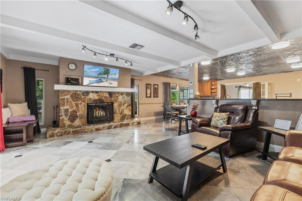 SAN CARLOS PARK - Residential