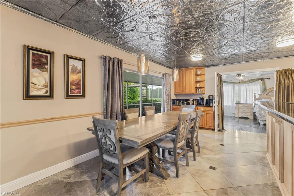 SAN CARLOS PARK - Residential