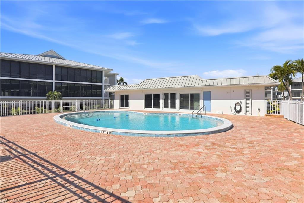 SUNSET SOUTH CONDO - Residential