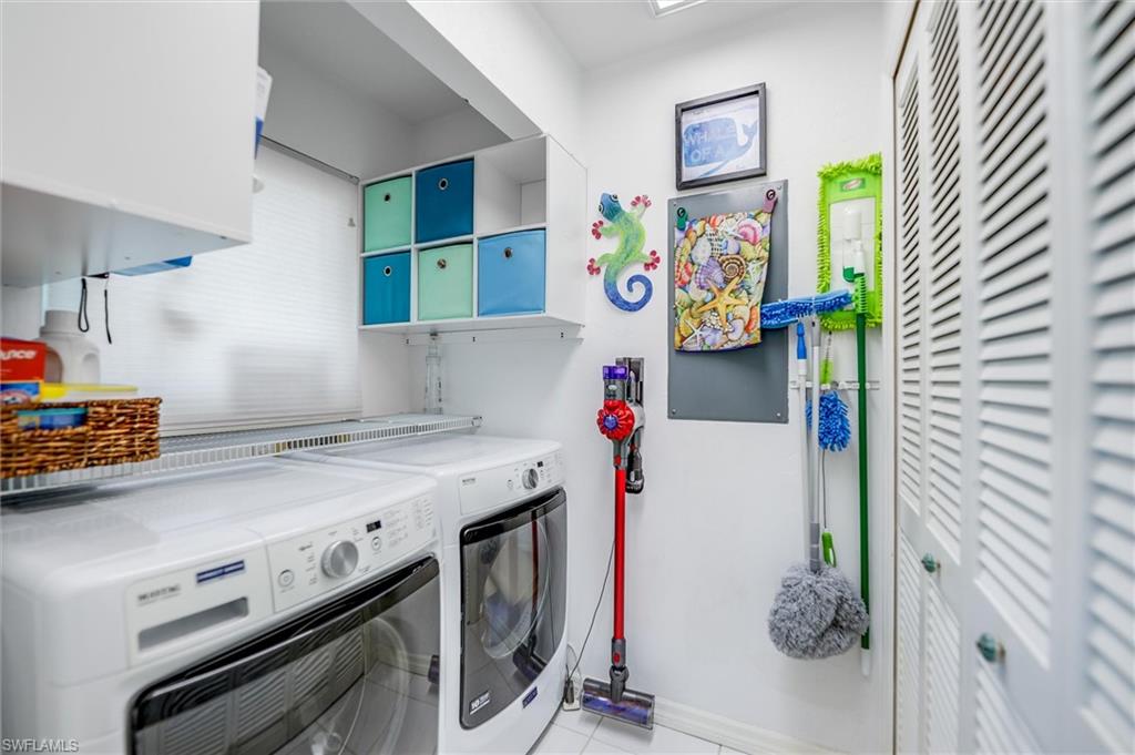 THE ROCKS - Residential