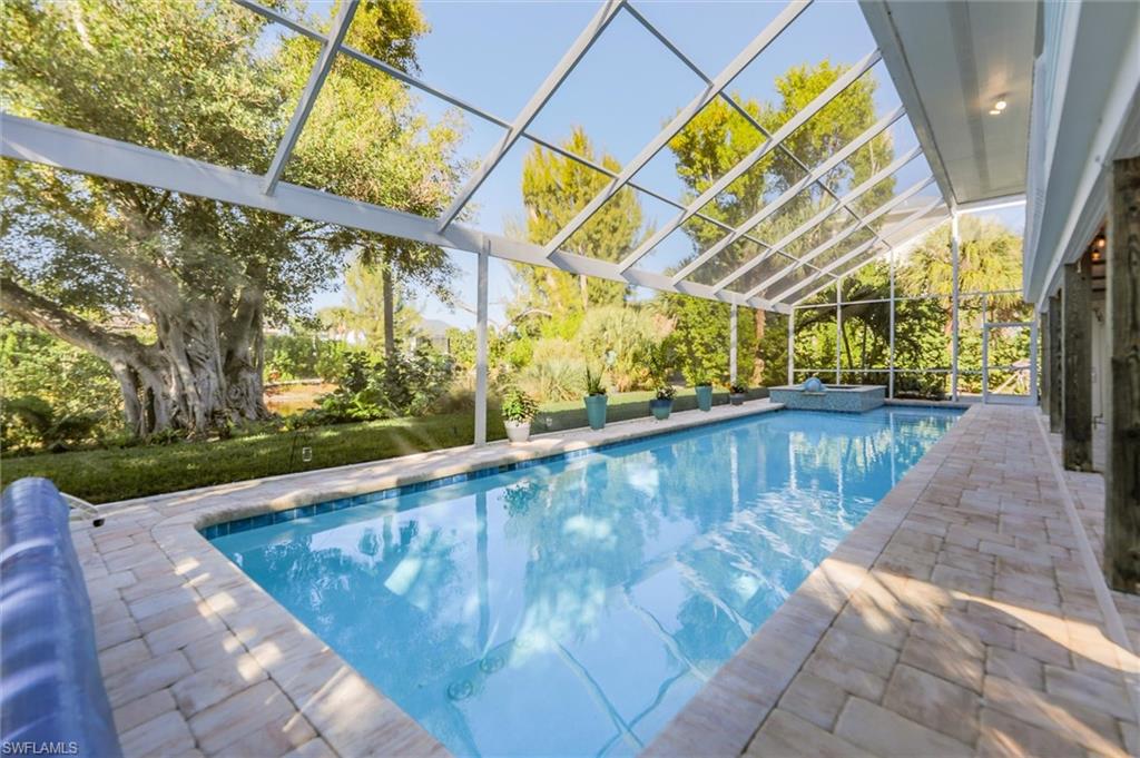 THE ROCKS - Residential