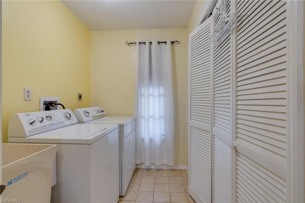 LOCHMOOR - Residential