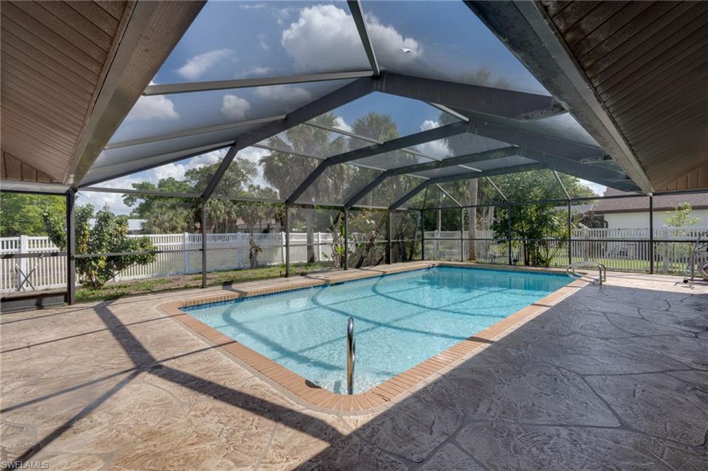 LOCHMOOR - Residential