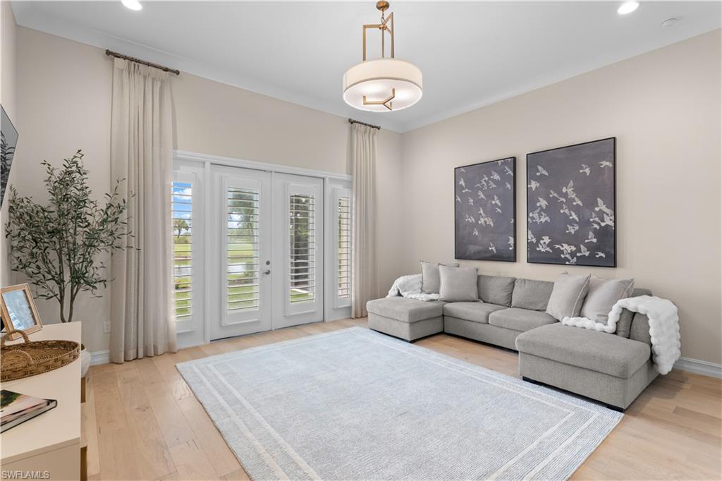 ESPLANADE - Residential