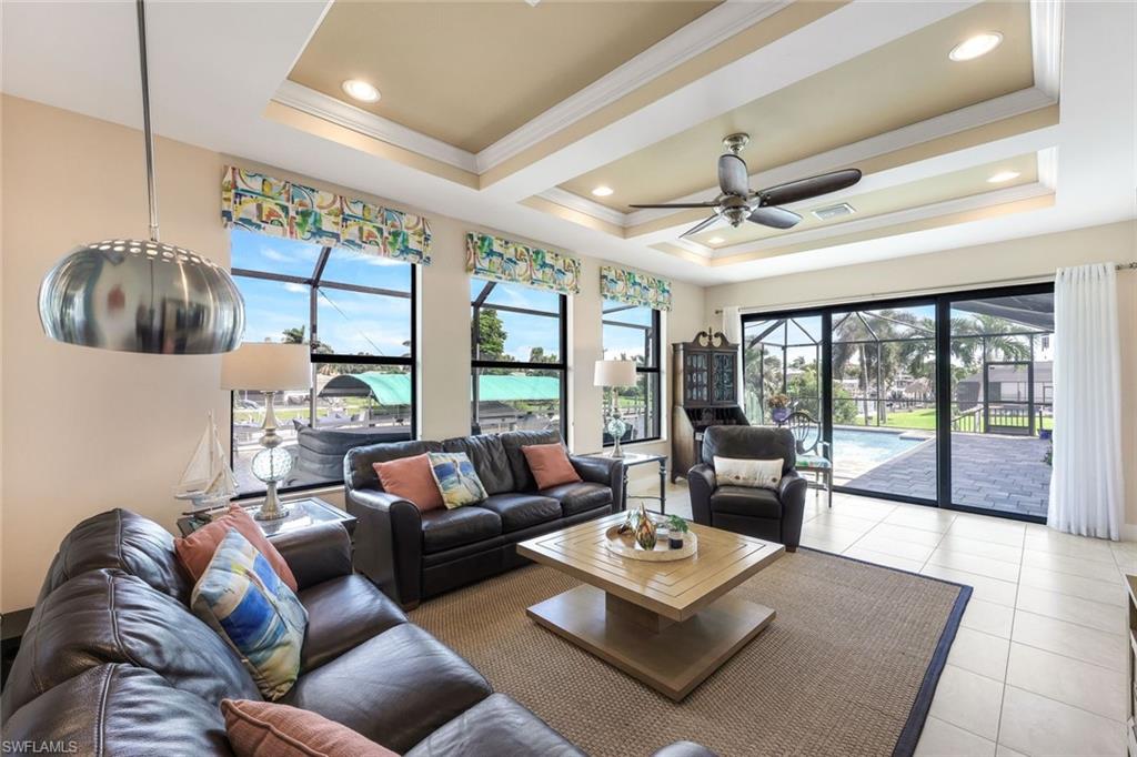 YACHT CLUB - Residential