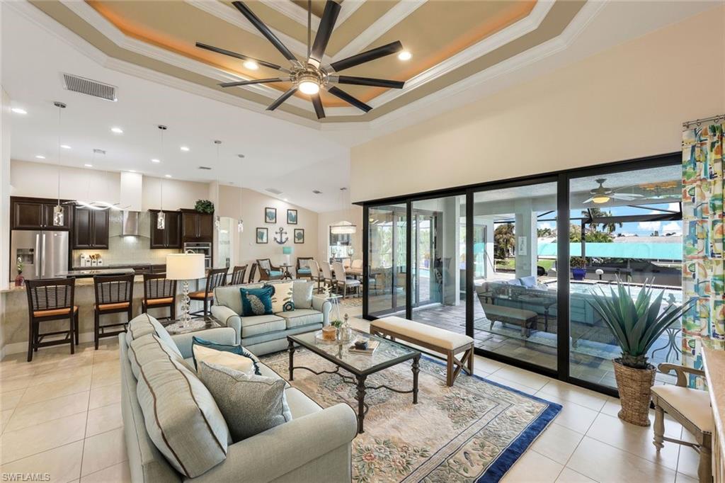 YACHT CLUB - Residential