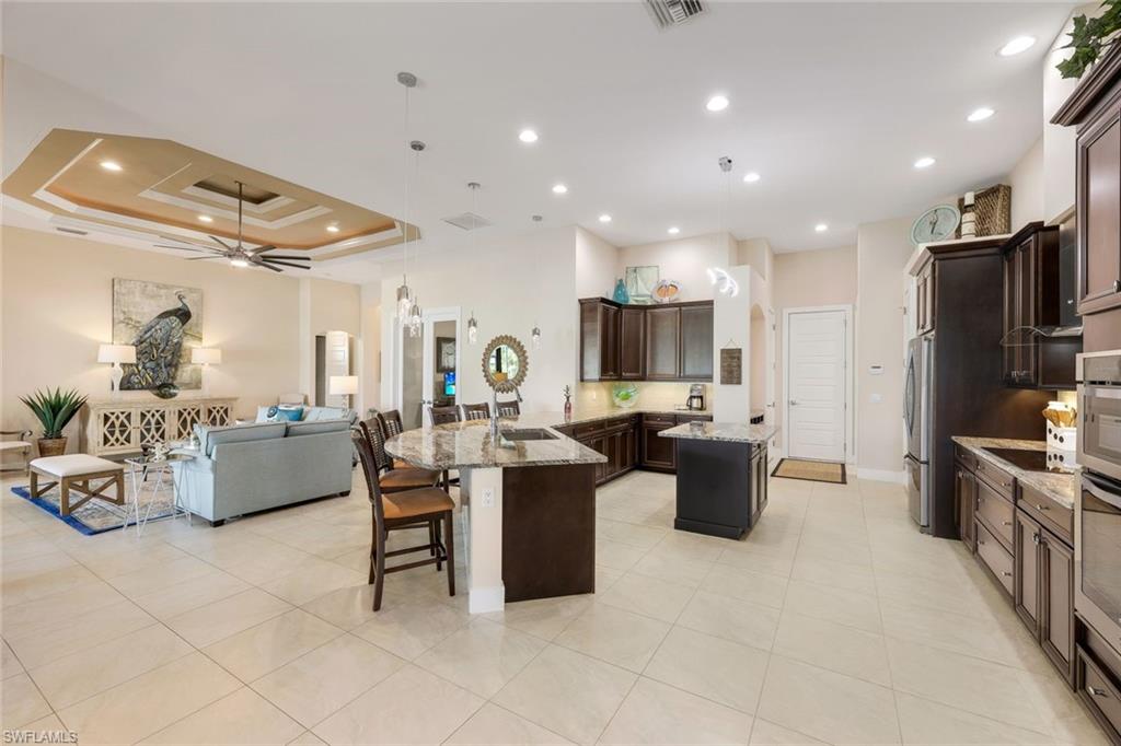 YACHT CLUB - Residential