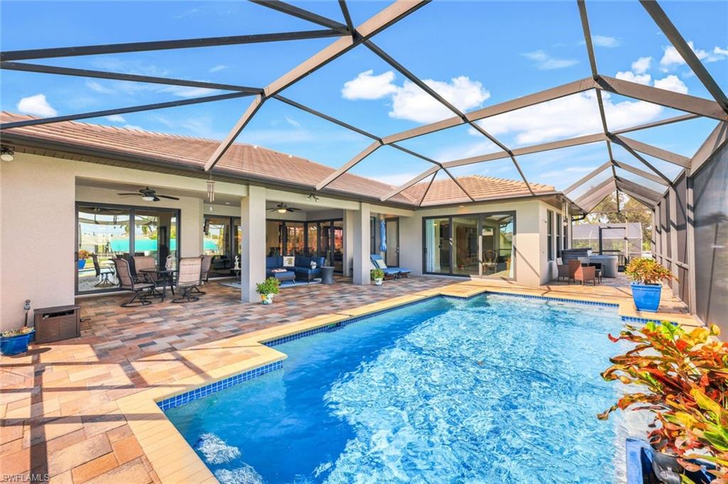 YACHT CLUB - Residential