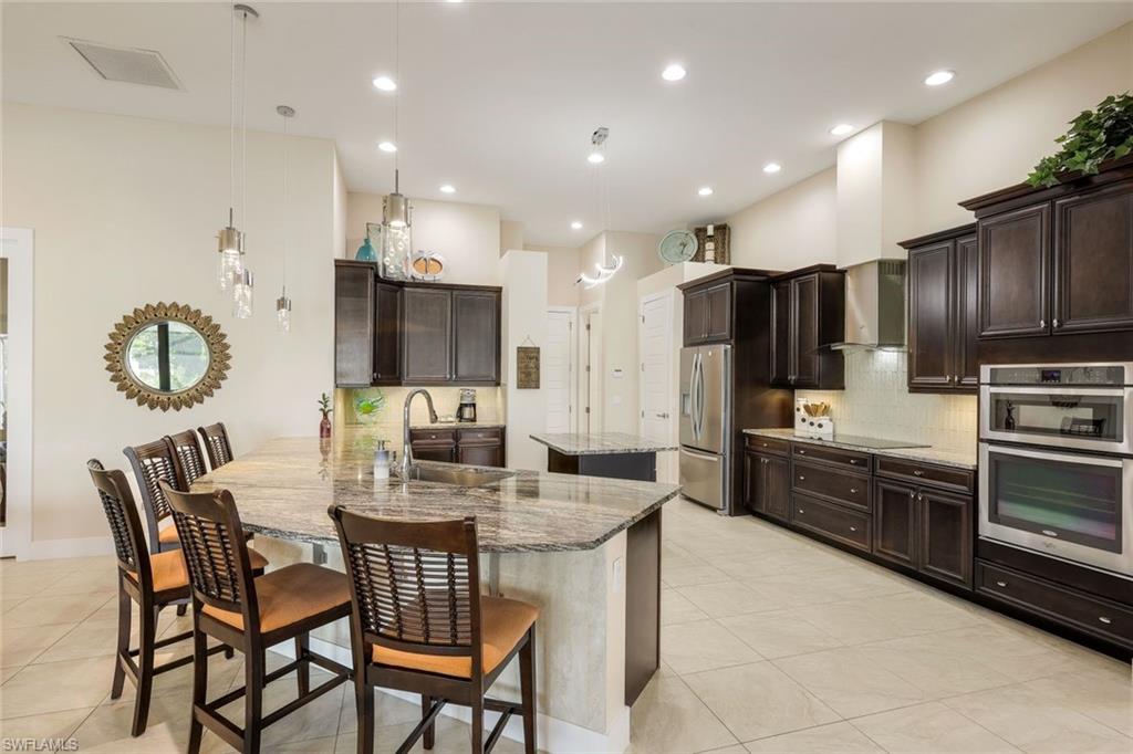 YACHT CLUB - Residential