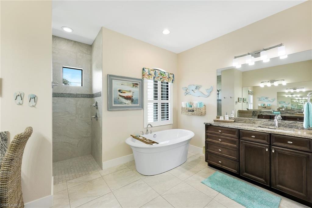 YACHT CLUB - Residential