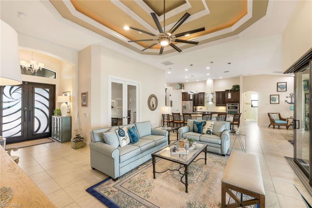 YACHT CLUB - Residential