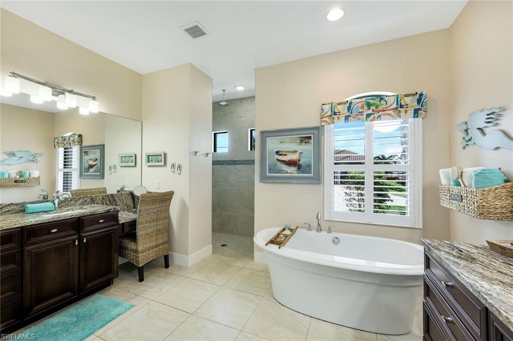 YACHT CLUB - Residential