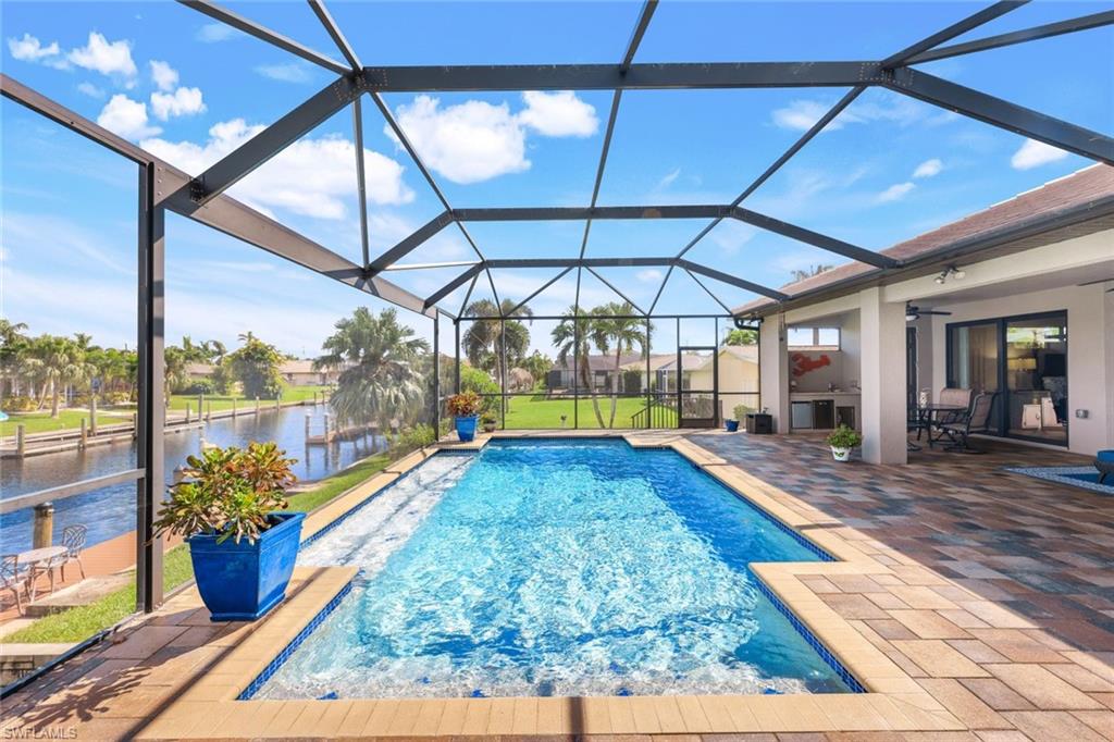 YACHT CLUB - Residential