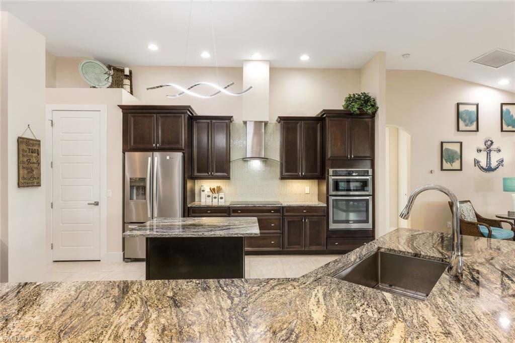 YACHT CLUB - Residential