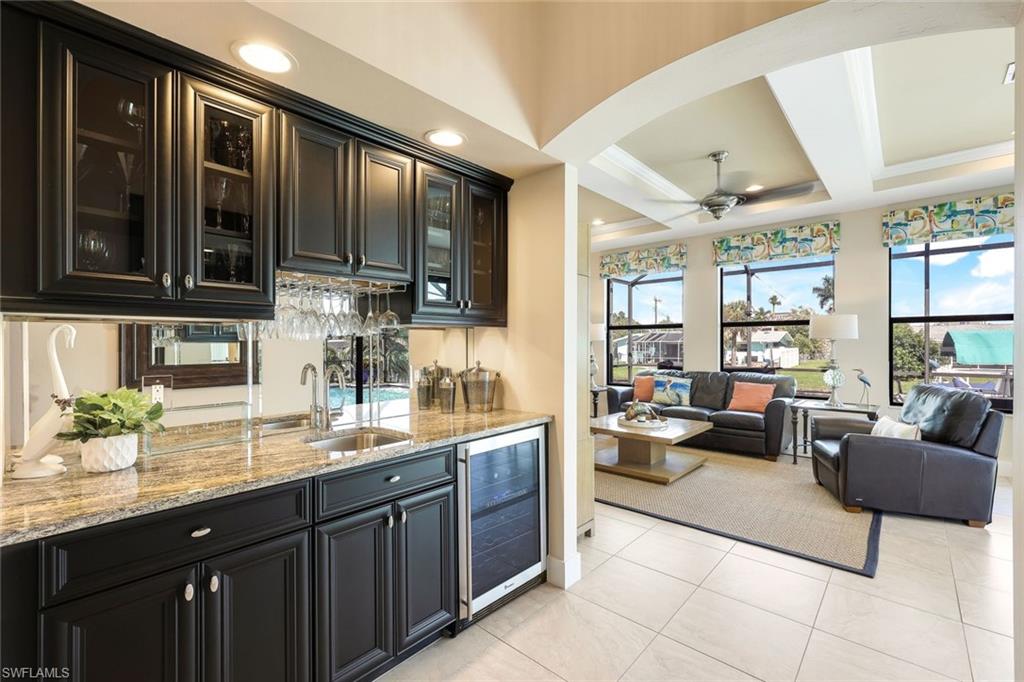 YACHT CLUB - Residential