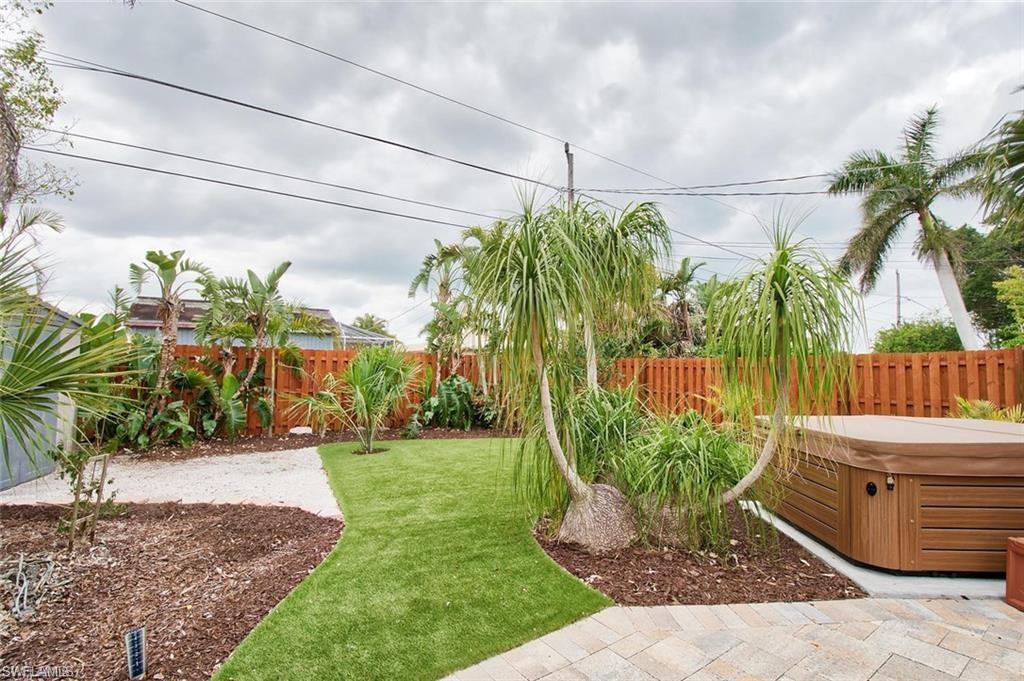 NAPLES PARK - Residential