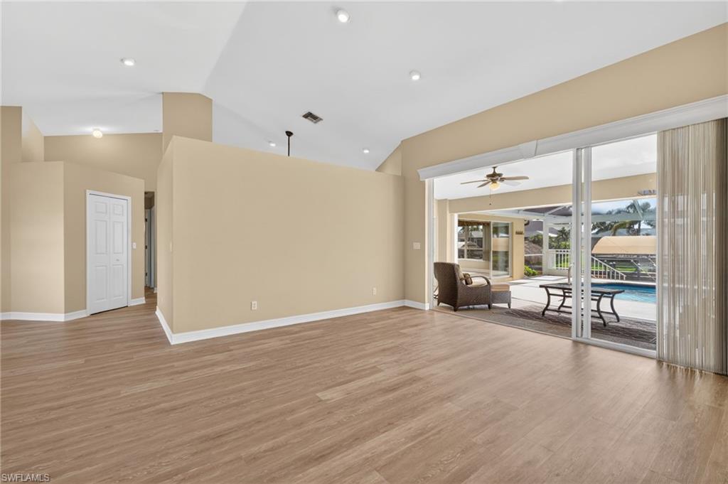 CAPE CORAL - Residential