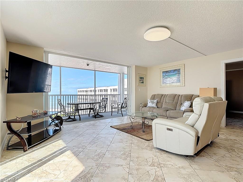 CRECIENTE CONDO EAST - Residential