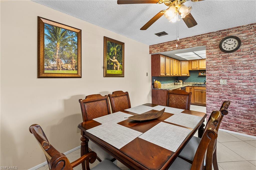 GLADES COUNTRY CLUB - Residential Lease