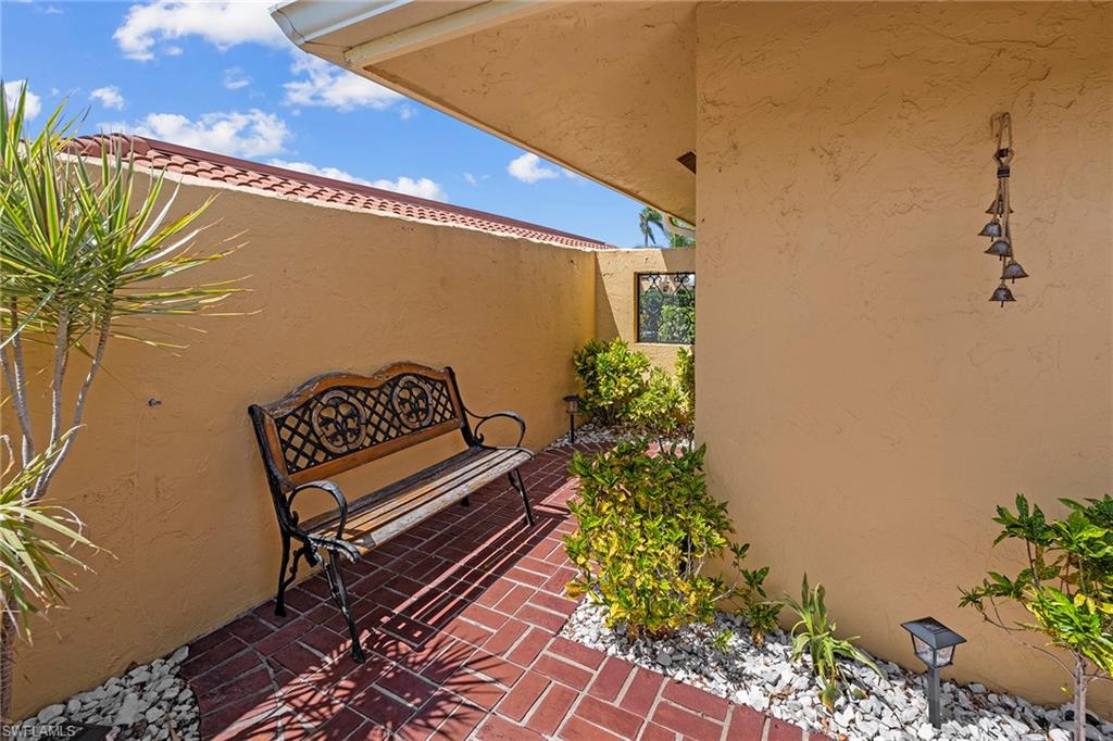 GLADES COUNTRY CLUB - Residential Lease