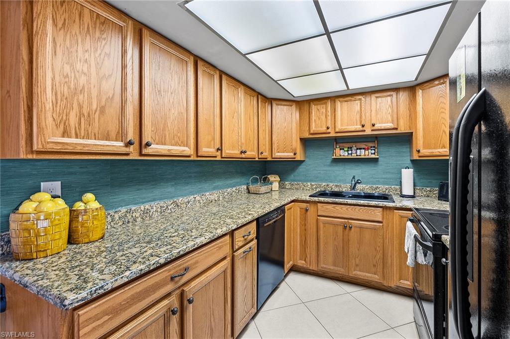 GLADES COUNTRY CLUB - Residential Lease