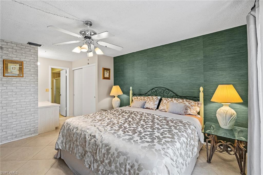 GLADES COUNTRY CLUB - Residential Lease