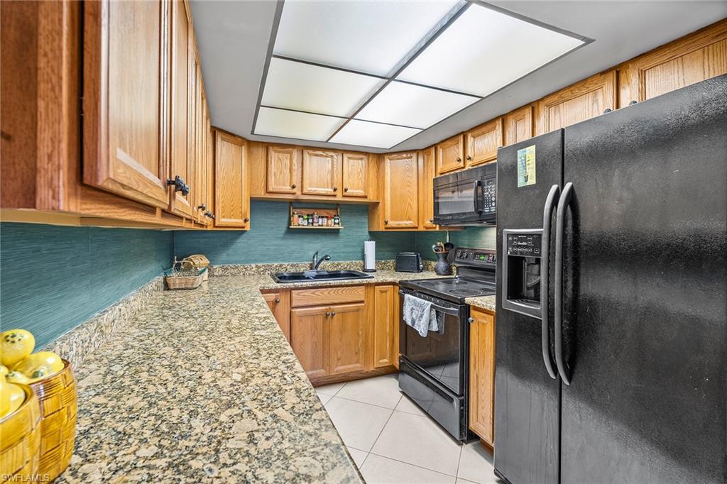 GLADES COUNTRY CLUB - Residential Lease