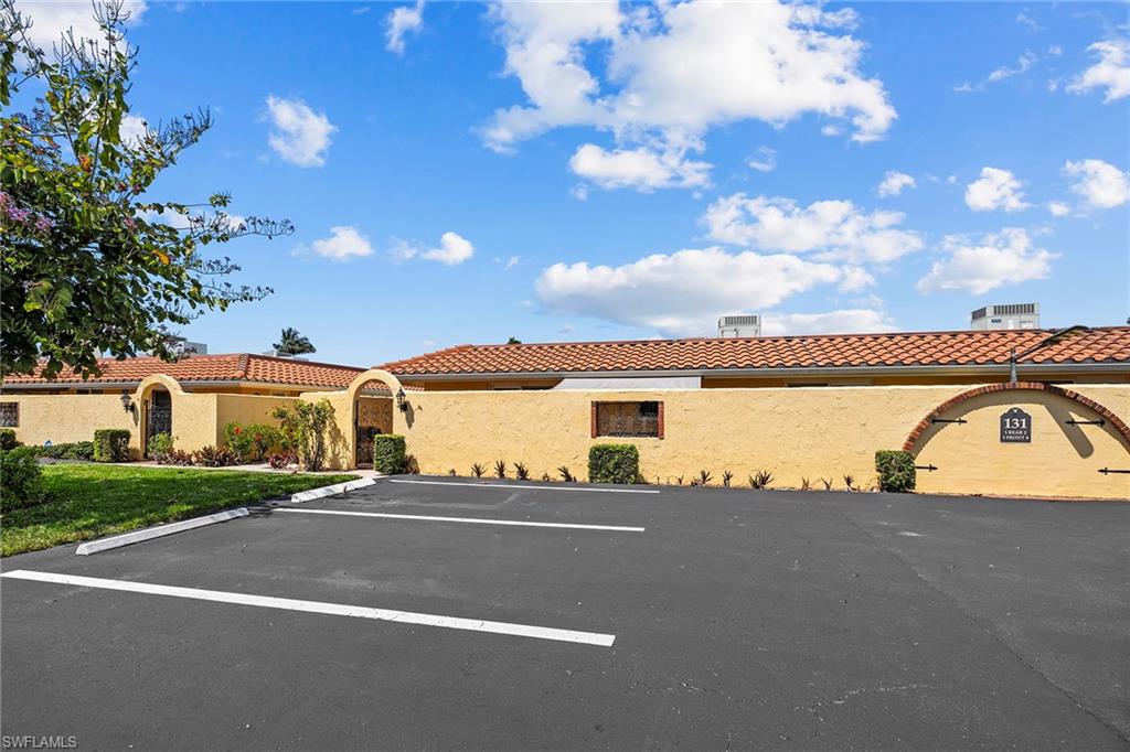 GLADES COUNTRY CLUB - Residential Lease