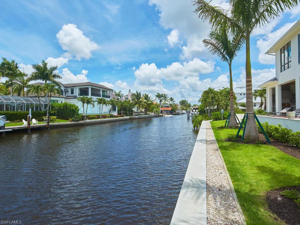 AQUALANE SHORES - Residential