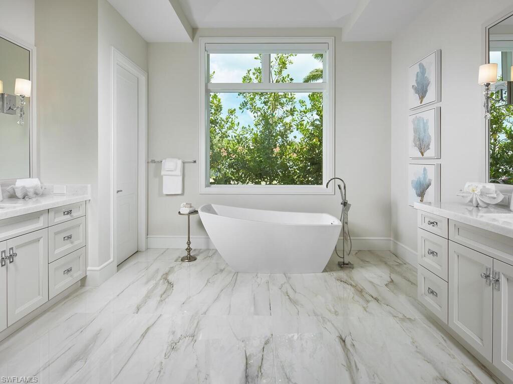 AQUALANE SHORES - Residential