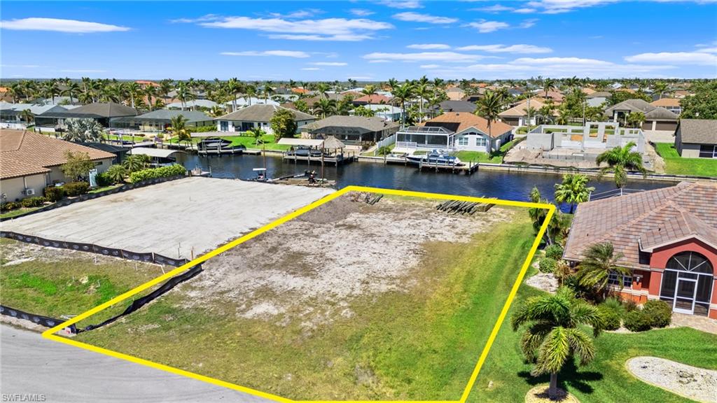 CAPE CORAL - Land