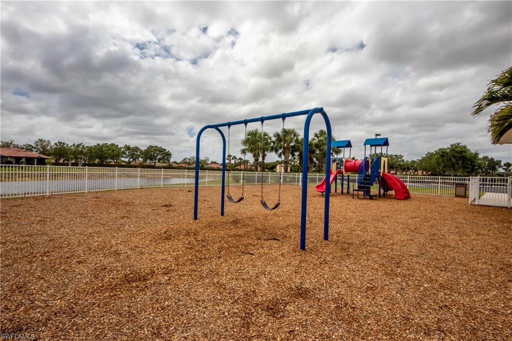 HAMPTON LAKES - Residential