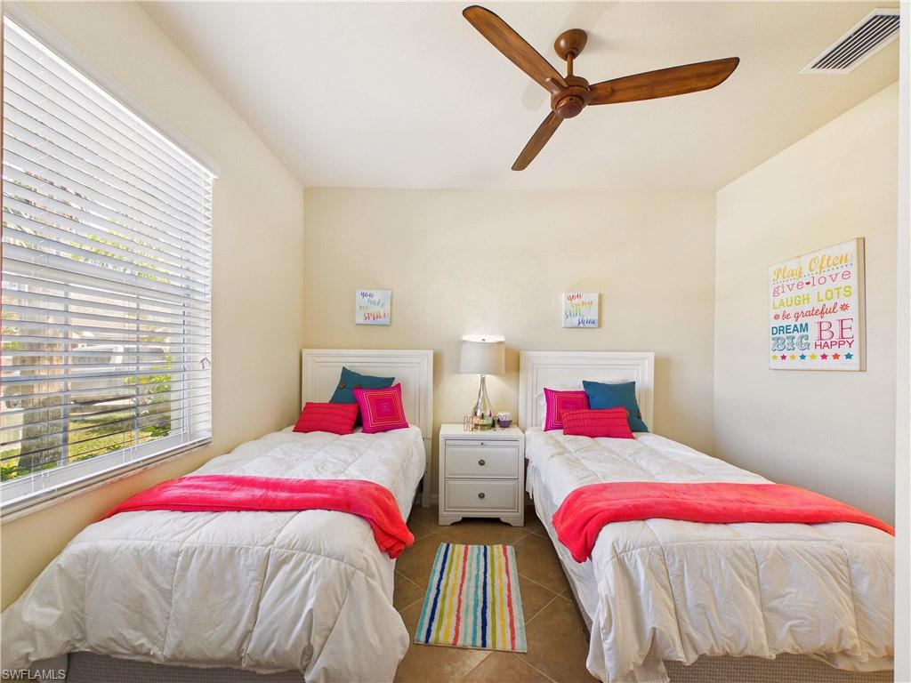 HAMPTON LAKES - Residential