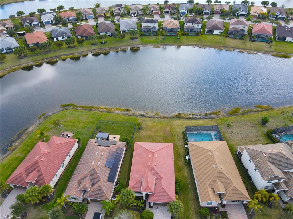 HAMPTON LAKES - Residential