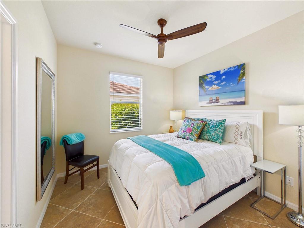 HAMPTON LAKES - Residential