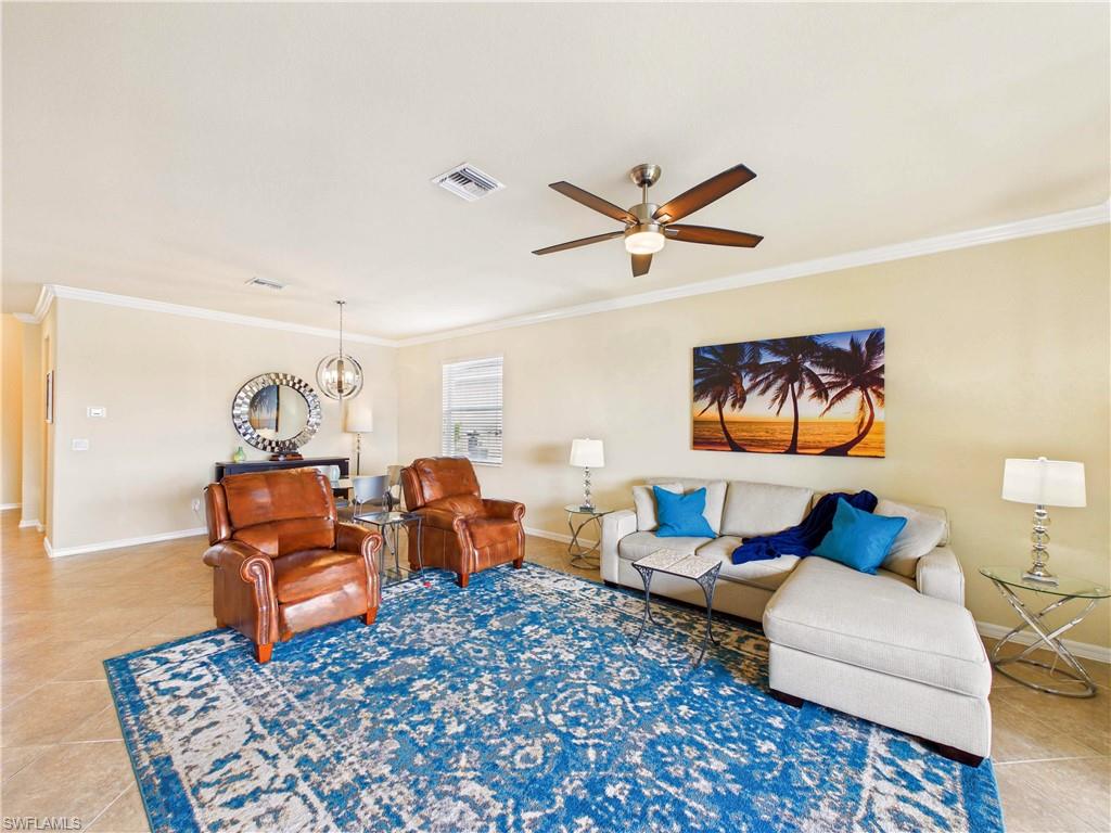 HAMPTON LAKES - Residential