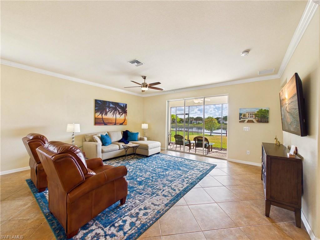 HAMPTON LAKES - Residential