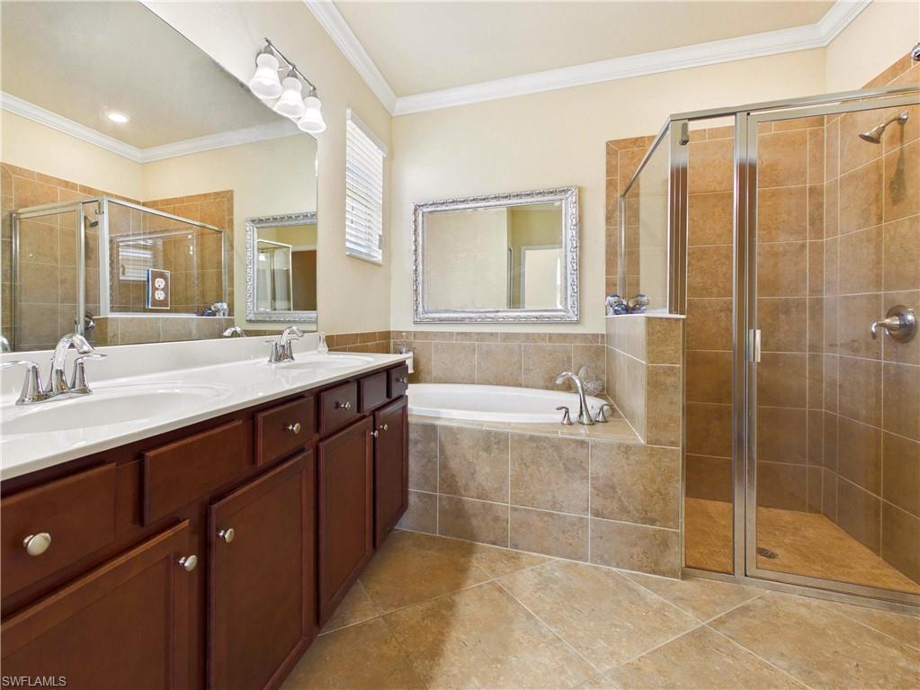 HAMPTON LAKES - Residential