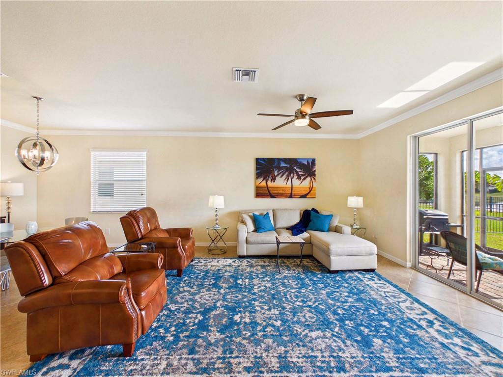 HAMPTON LAKES - Residential