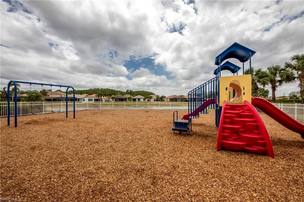 HAMPTON LAKES - Residential