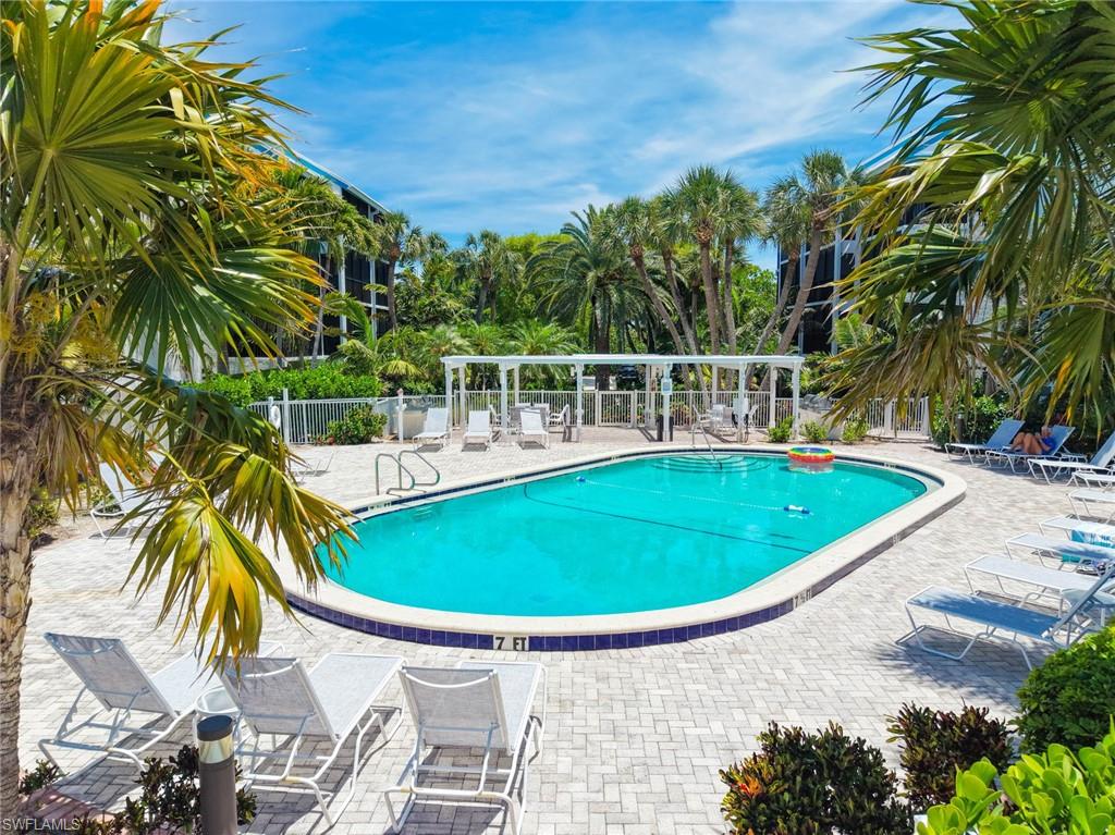 TENNIS VILLAS - Residential