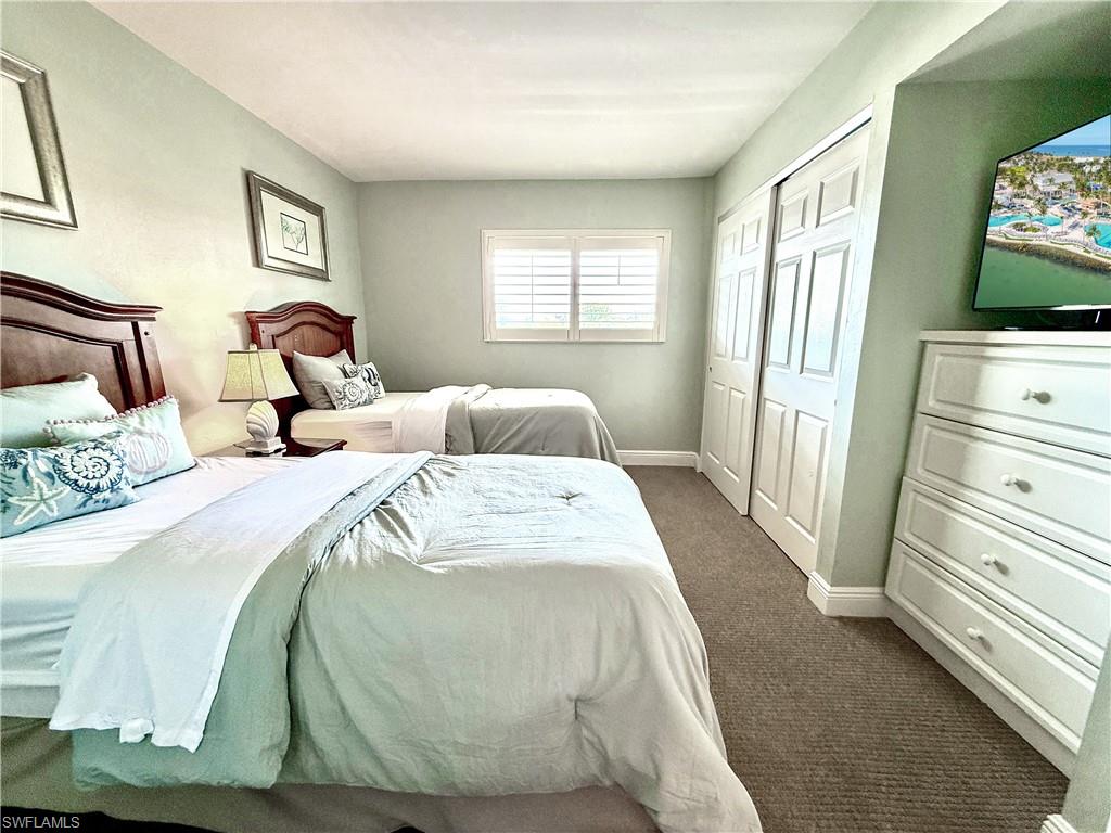 TENNIS VILLAS - Residential