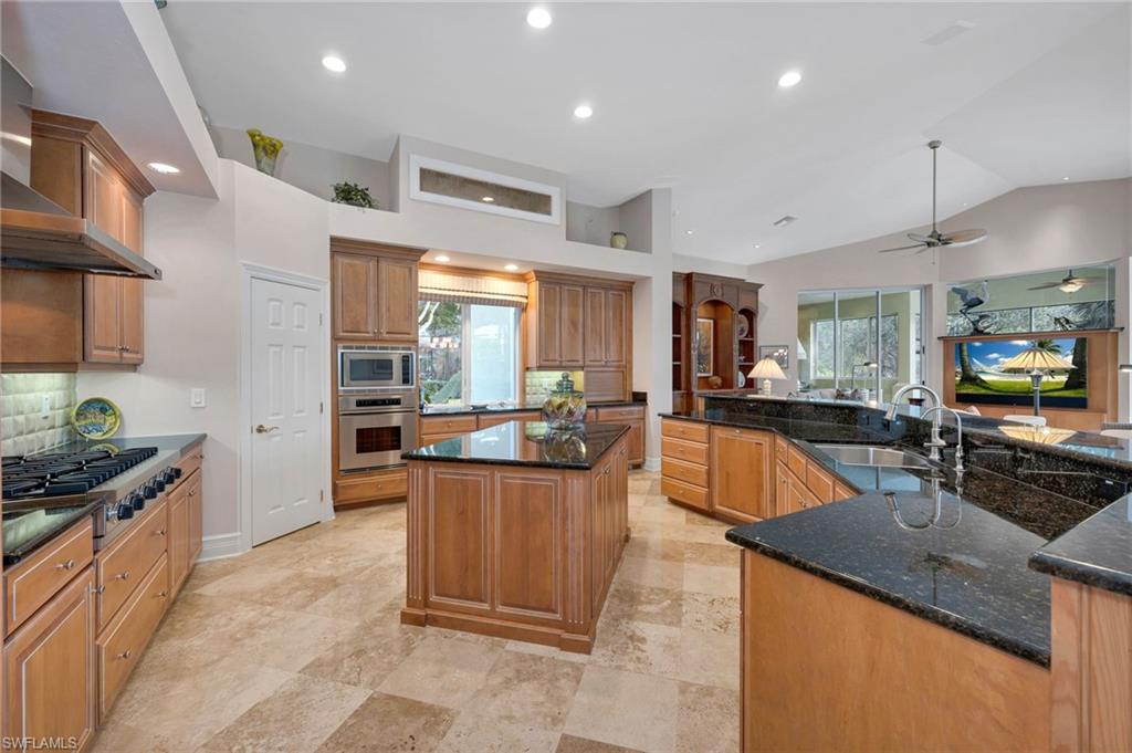 BAY WOODS - Residential