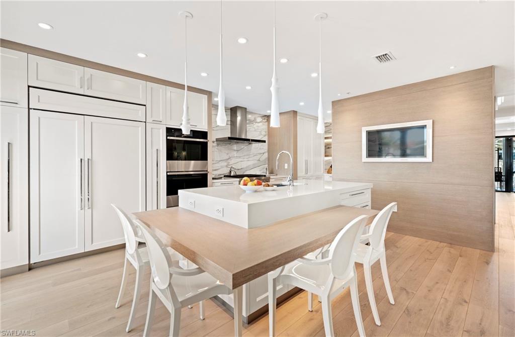 NAPLES BAY RESORT - Residential