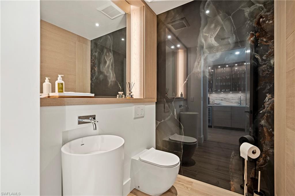 NAPLES BAY RESORT - Residential