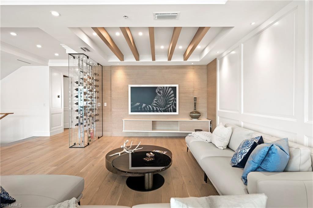 NAPLES BAY RESORT - Residential