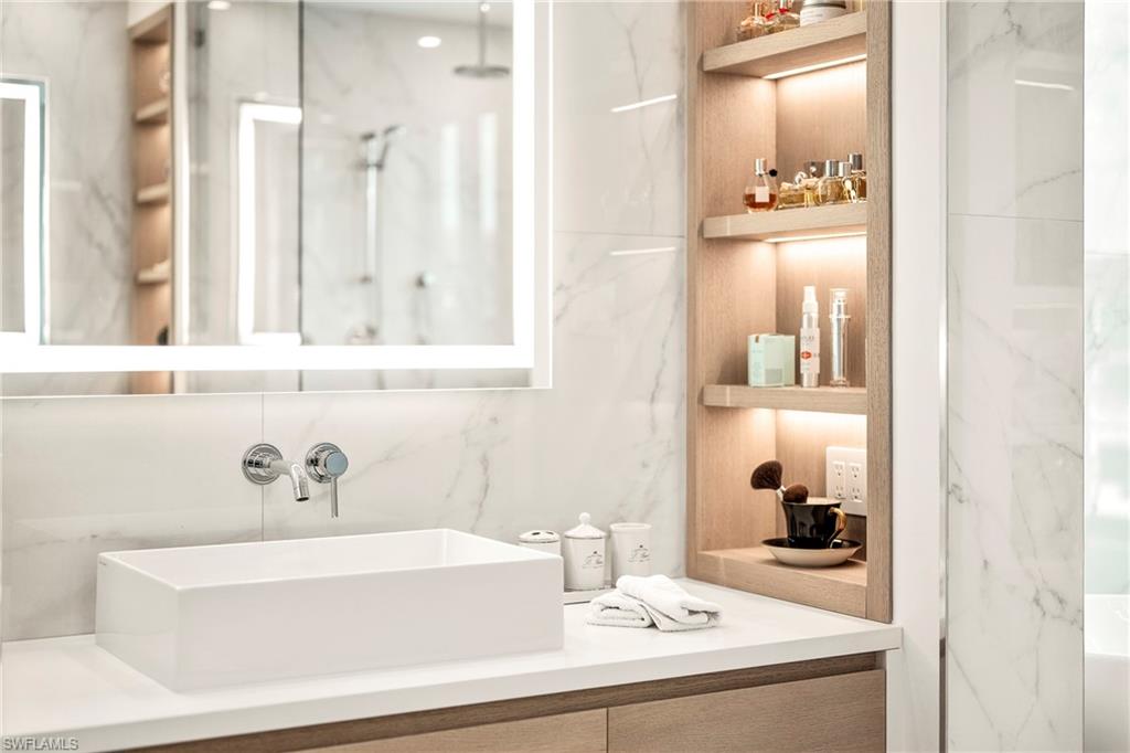 NAPLES BAY RESORT - Residential