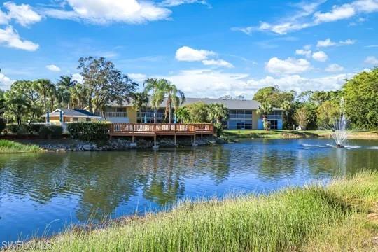 ABBEY ON THE LAKE - Residential