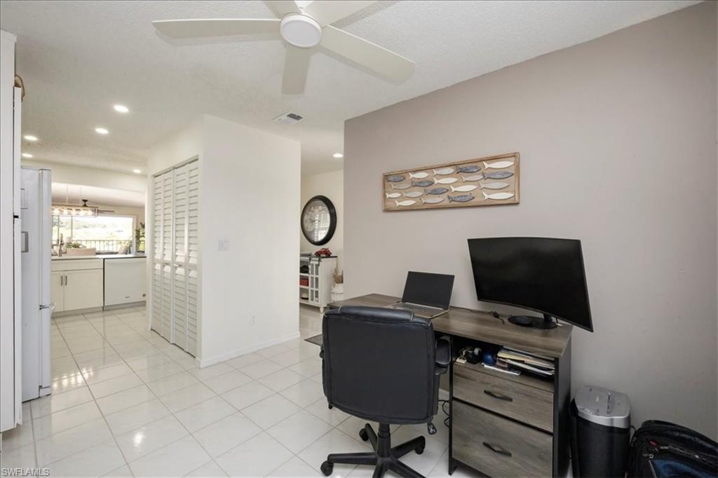 ABBEY ON THE LAKE - Residential